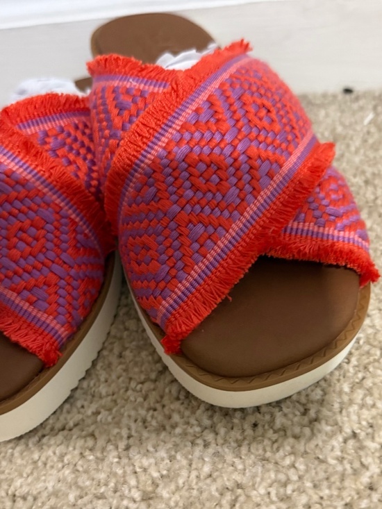 Toms Shoes - Toms Mae Crossover Sandal (NWT Size 5)